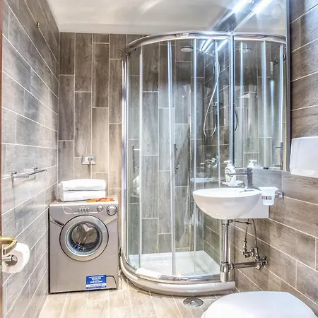 - Caruso Apartment